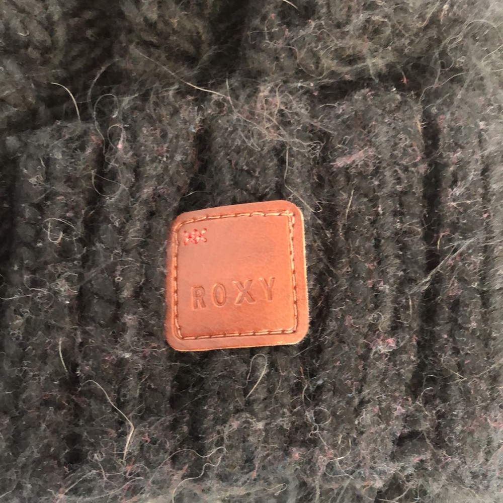 Knitted Roxy hat - Picture 2 of 3